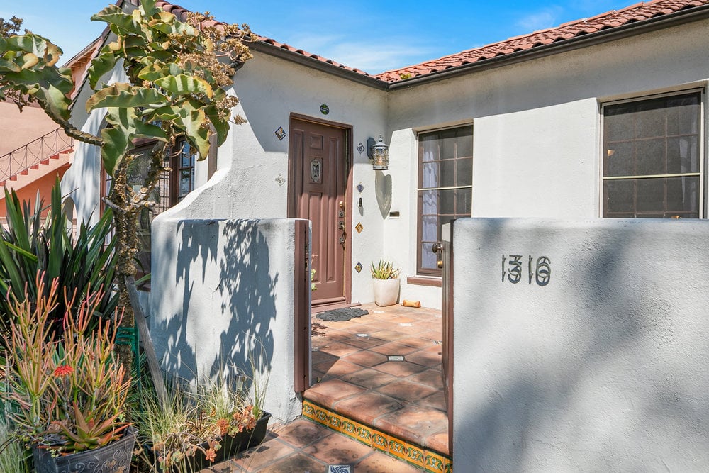 1316 S Redondo Blvd