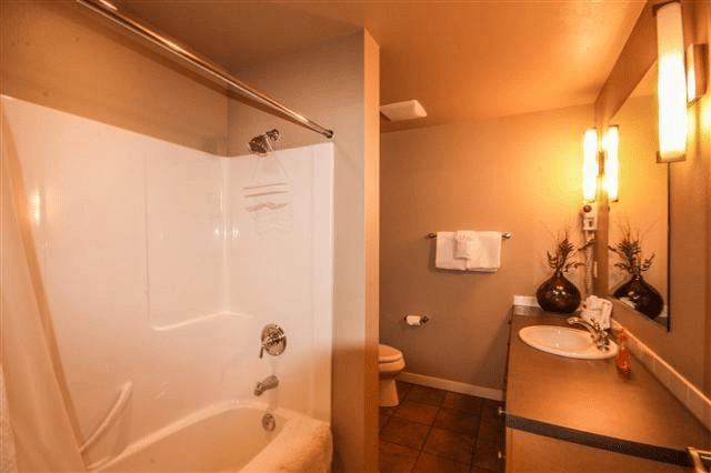 2220 W Woodin Ave., #408