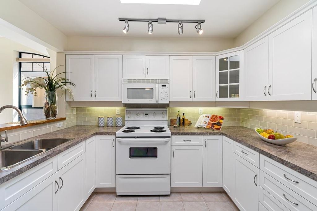 3088 Highland Blvd, #304