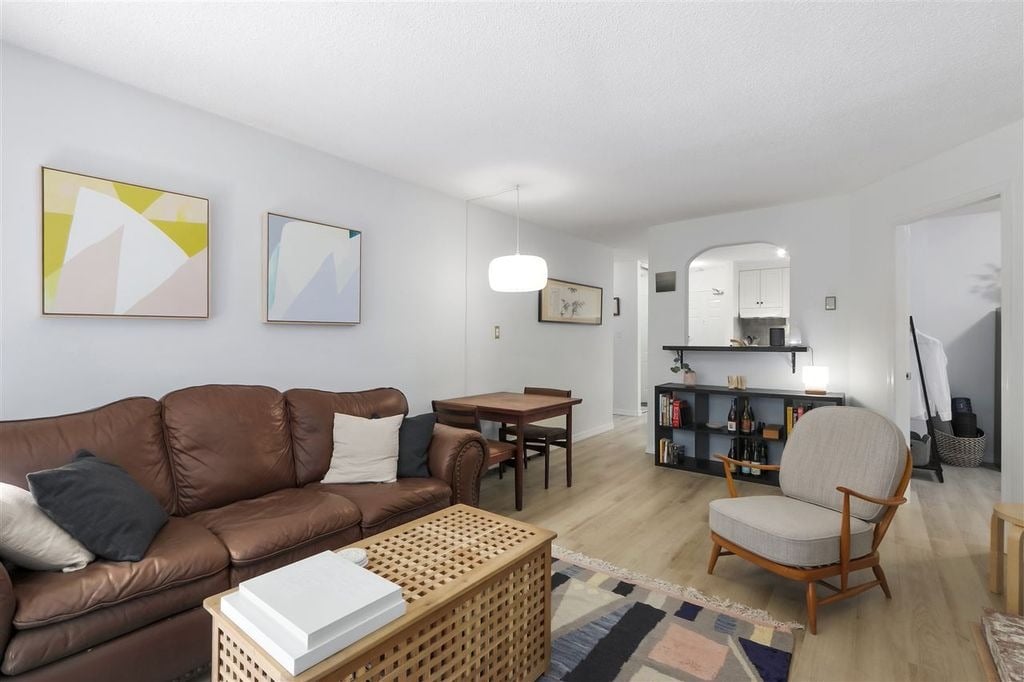 2255 York Ave, #109