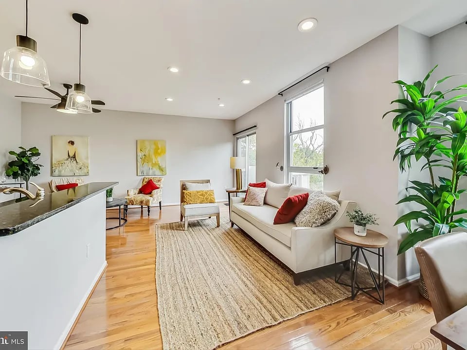 343 Cedar Street NW Unit: 310