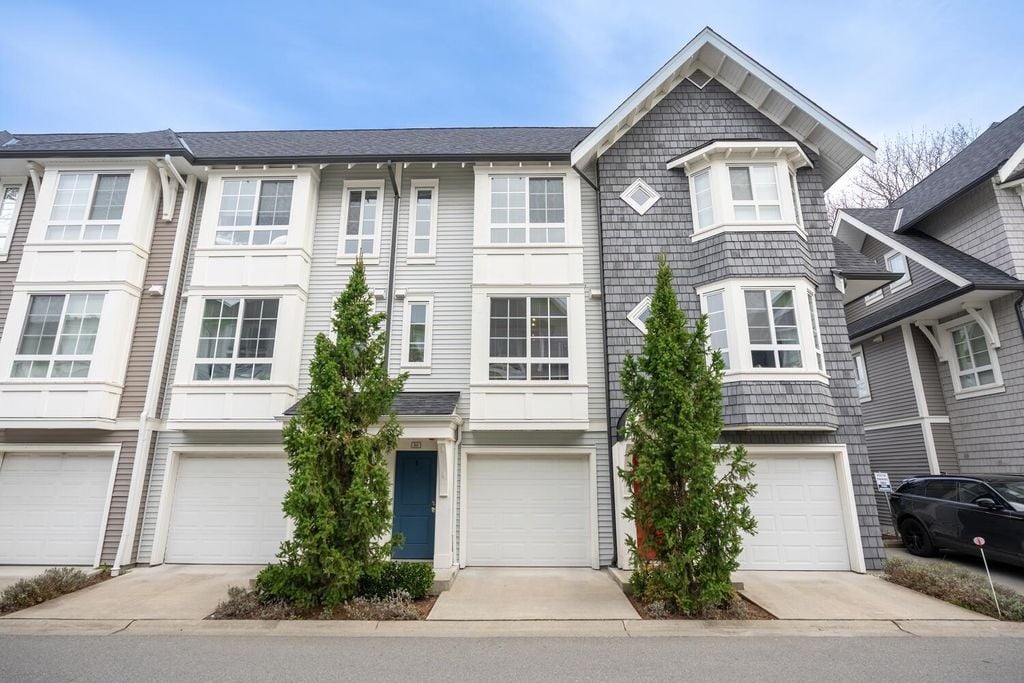 8476 207a St, #86