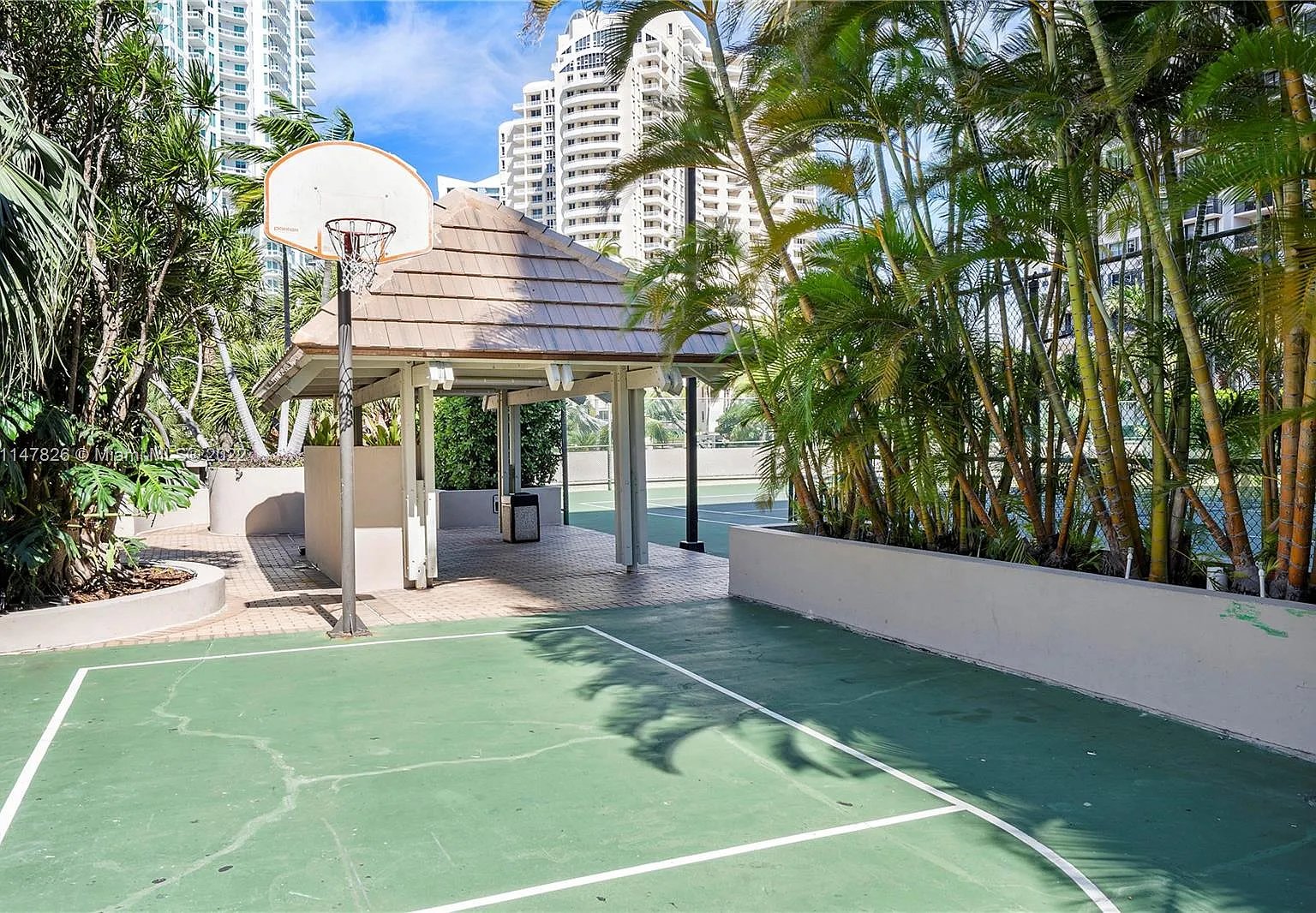 520 Brickell Key Dr #A1521