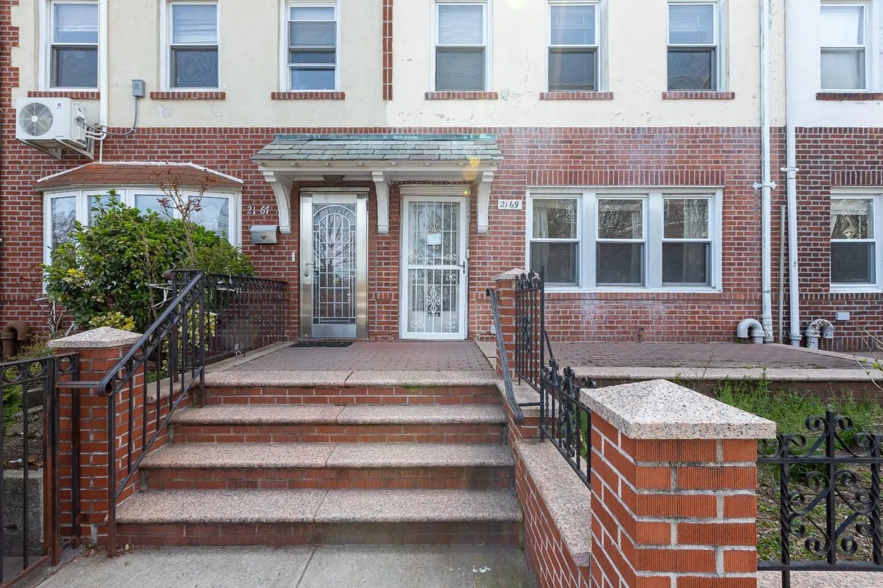 21-69 23rd St