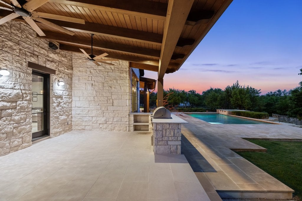 Horseman's Paradise in the heart of Dripping Springs