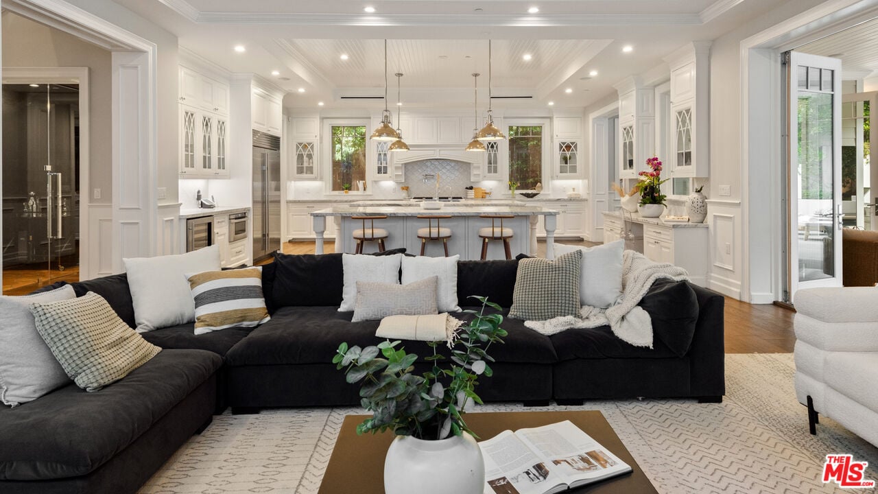 Luminor Heights, Laurel Canyon Blvd, 90046