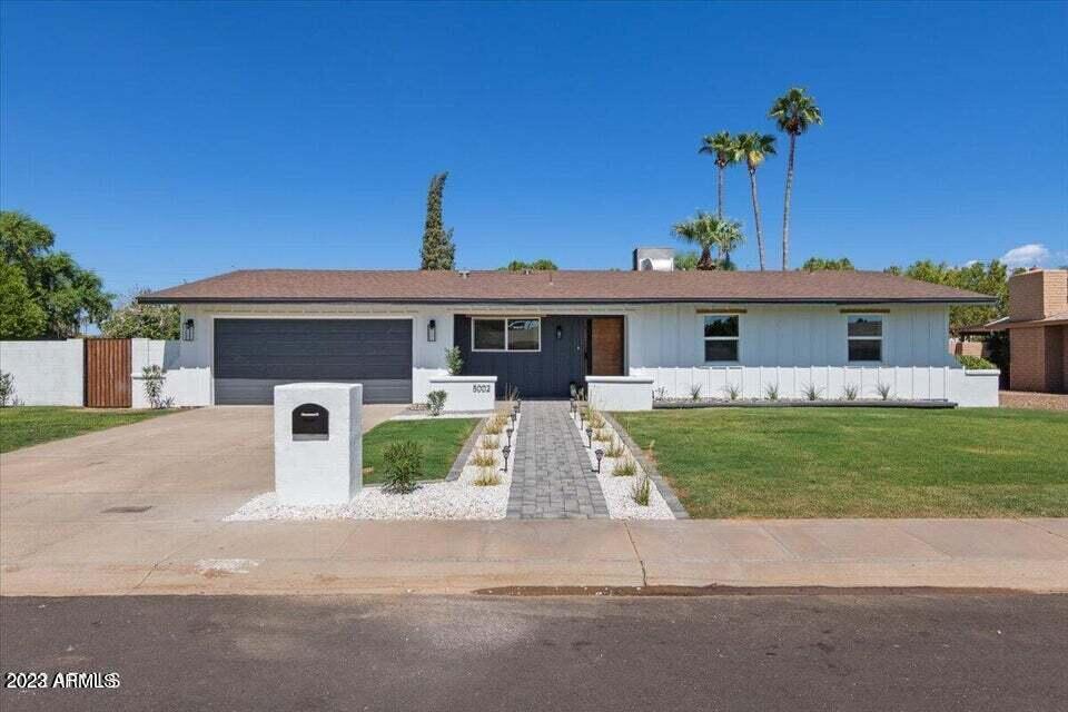 5002 E Paradise Dr