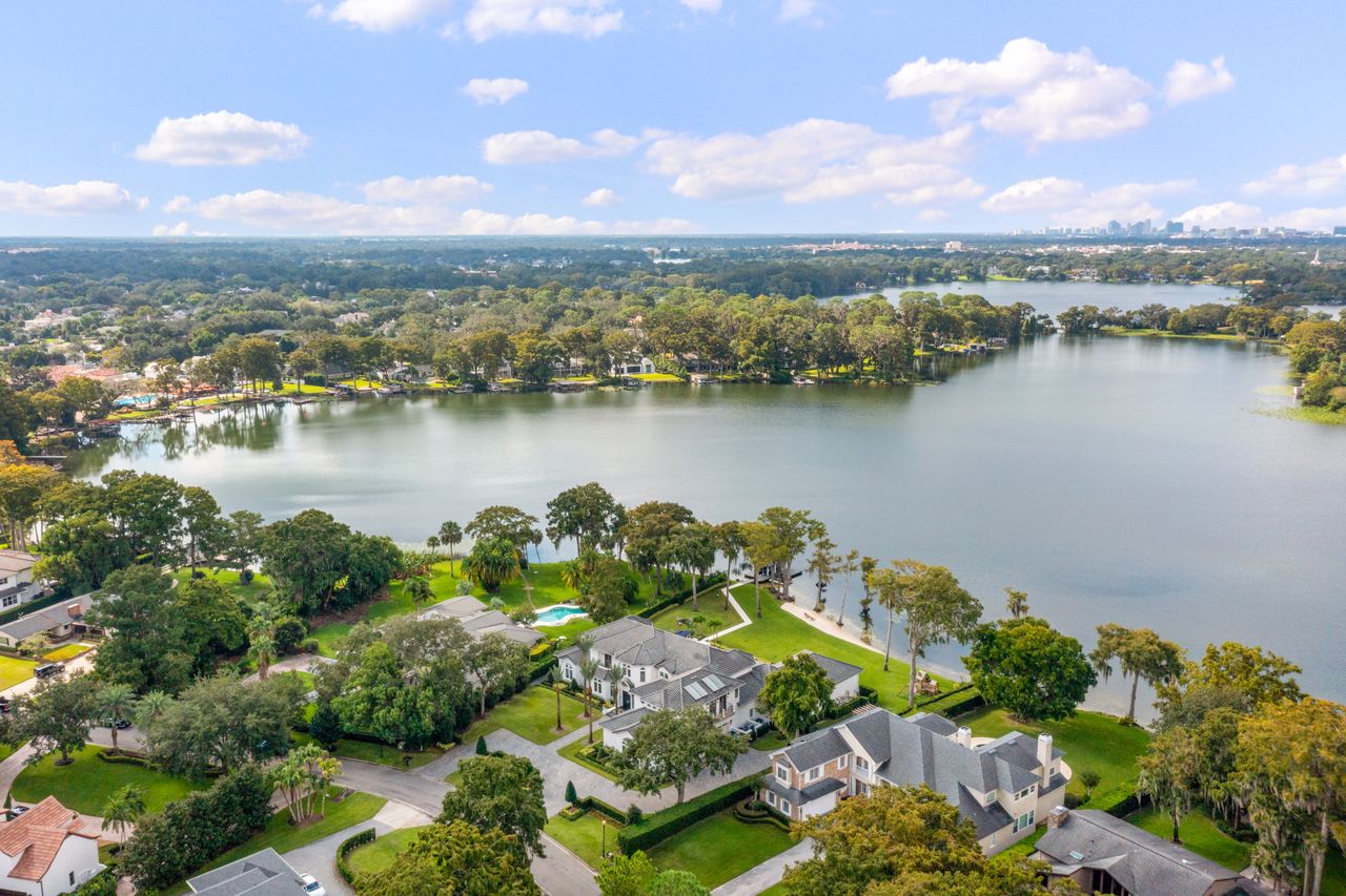 Majestic Lakefront Estate