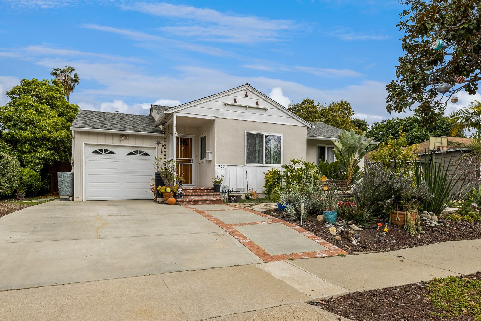 7776 Isis Ave