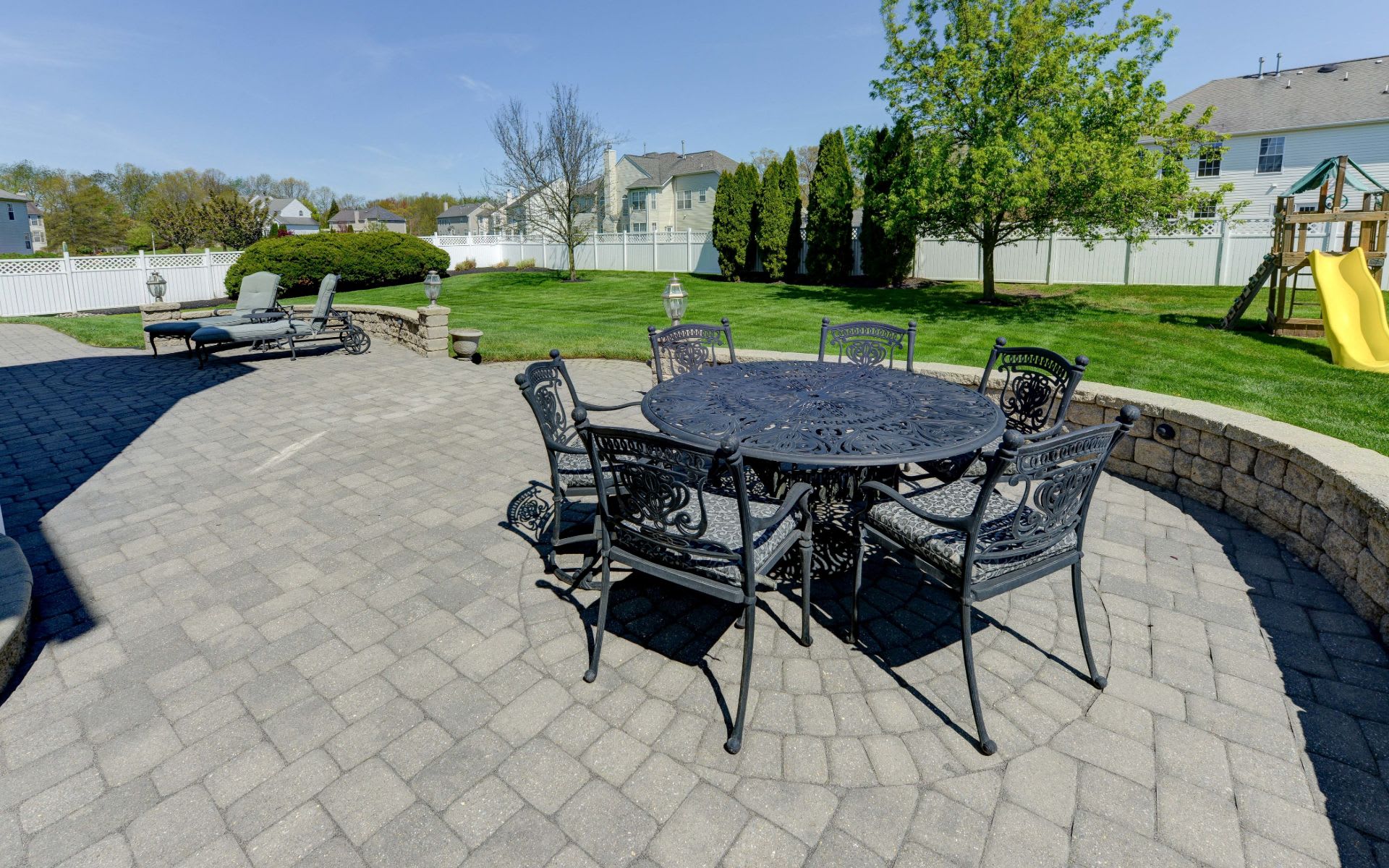 8 SHOREHAM CT