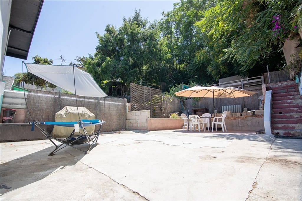 929 Miller Avenue