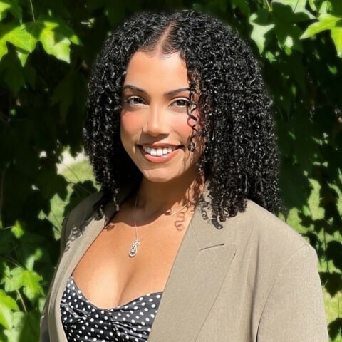 Tatiana Mora Winnetka, IL Real Estate Agent Headshot