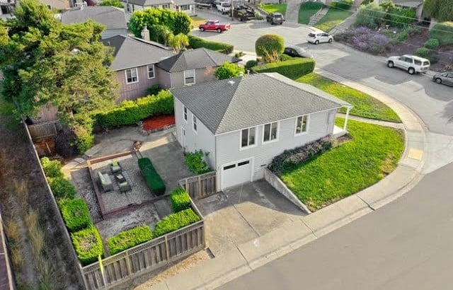 Cabrillo Wy, San Bruno - Parkview Terrace/El Crystal Neighborhood!
