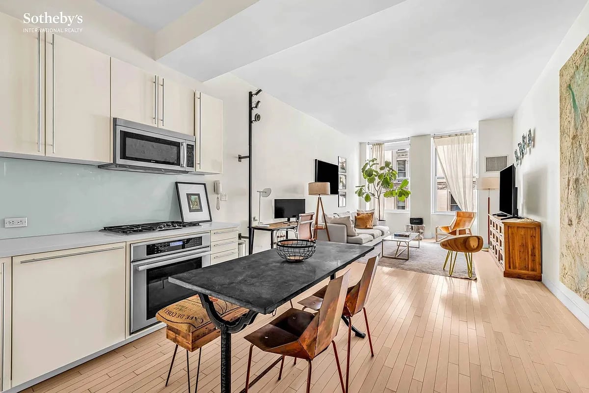 60 W 20th St #4D