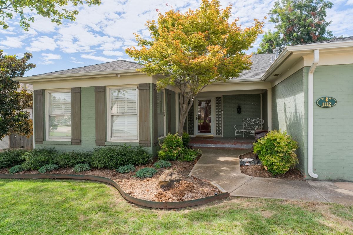 Sold in Nichols Hills: 1112 Larchmont Lane