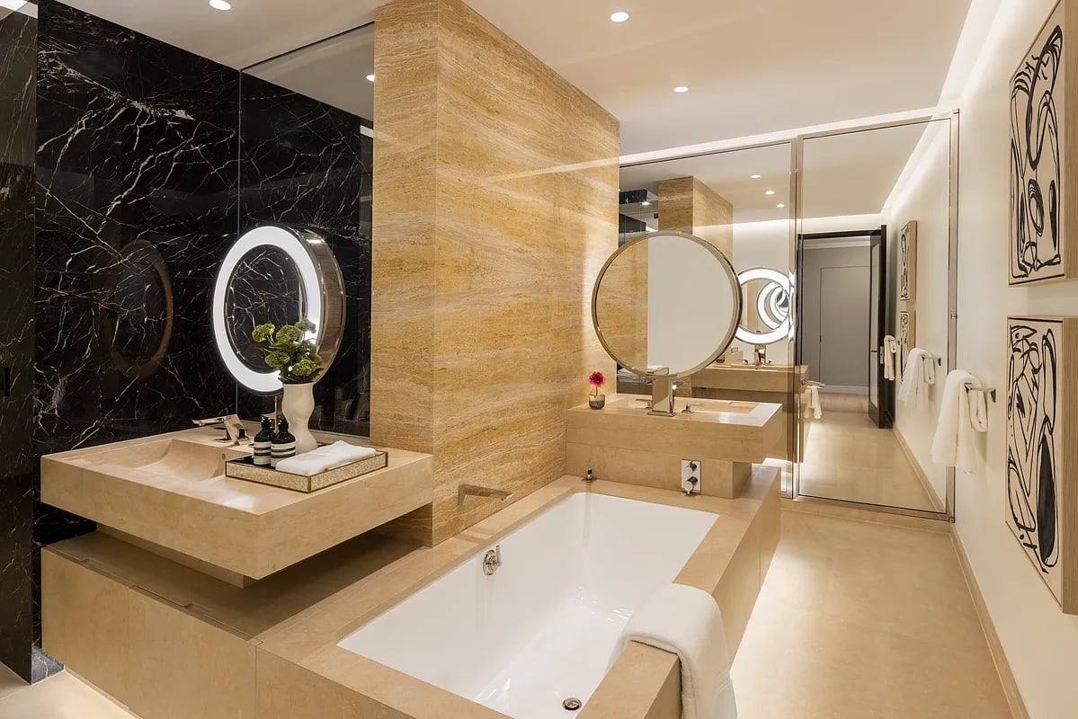 53 W 53rd St #32C