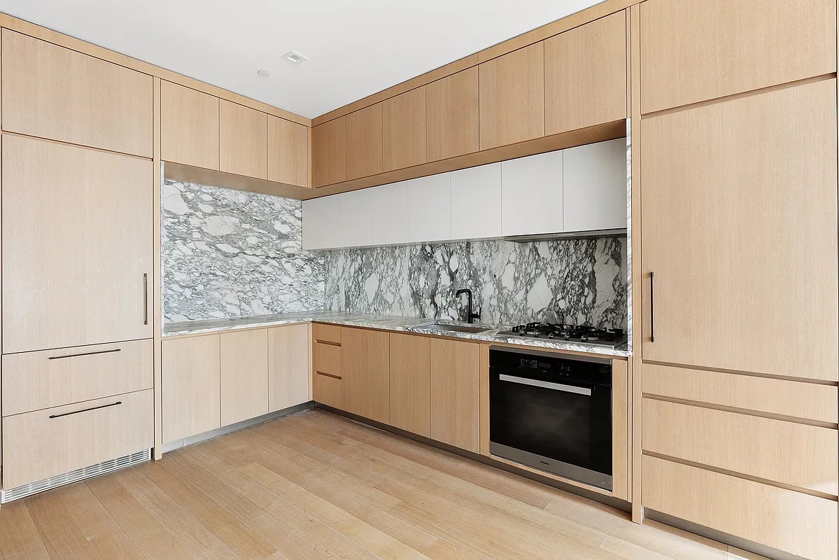 517 West 29th Street Unit: 7D