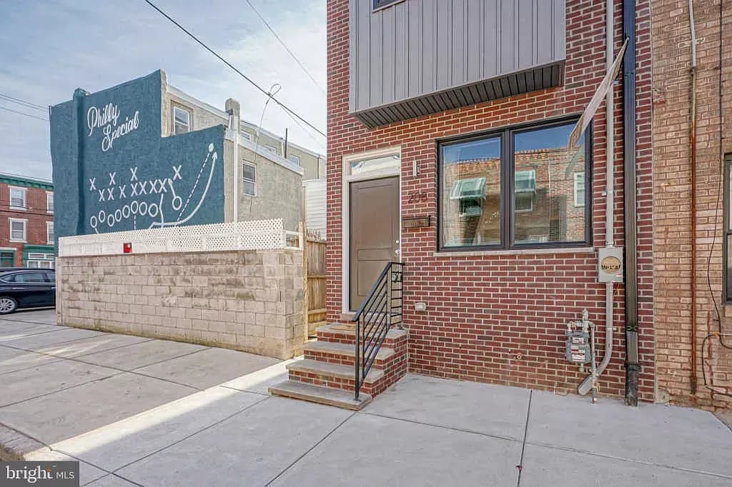 208 Sigel St