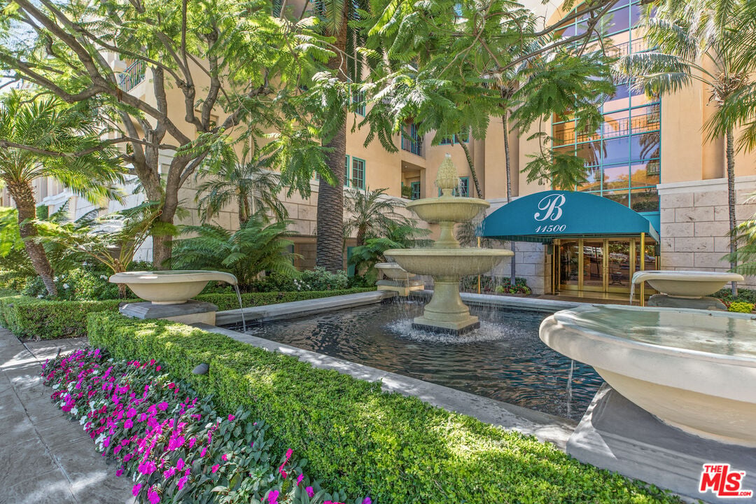 11500 San Vicente Blvd #220