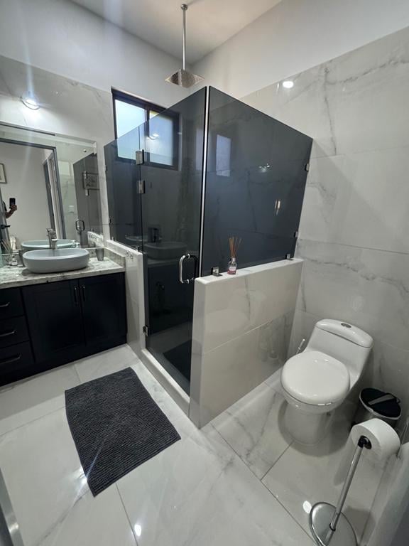 3-Bed Coastal Villa – Marina Access