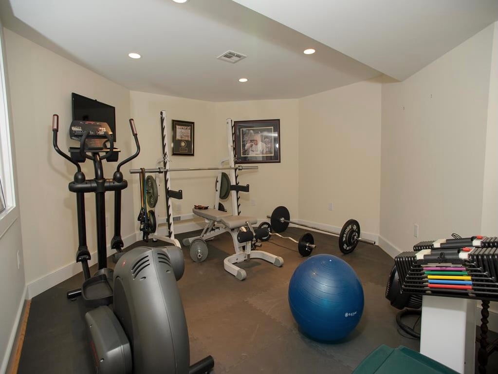 283 Pond Rd