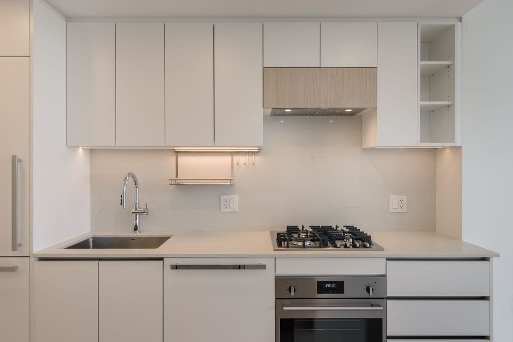 13573 98a Avenue 3211, Surrey