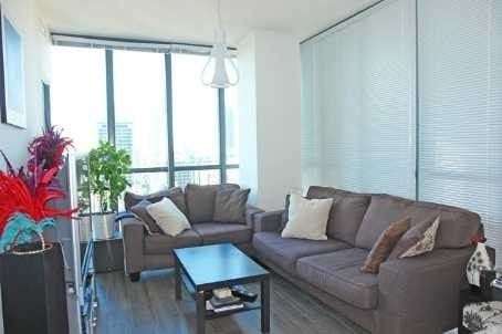 110 Charles Street E 2807