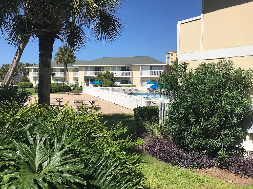 775 Gulf Shore Dr #1006