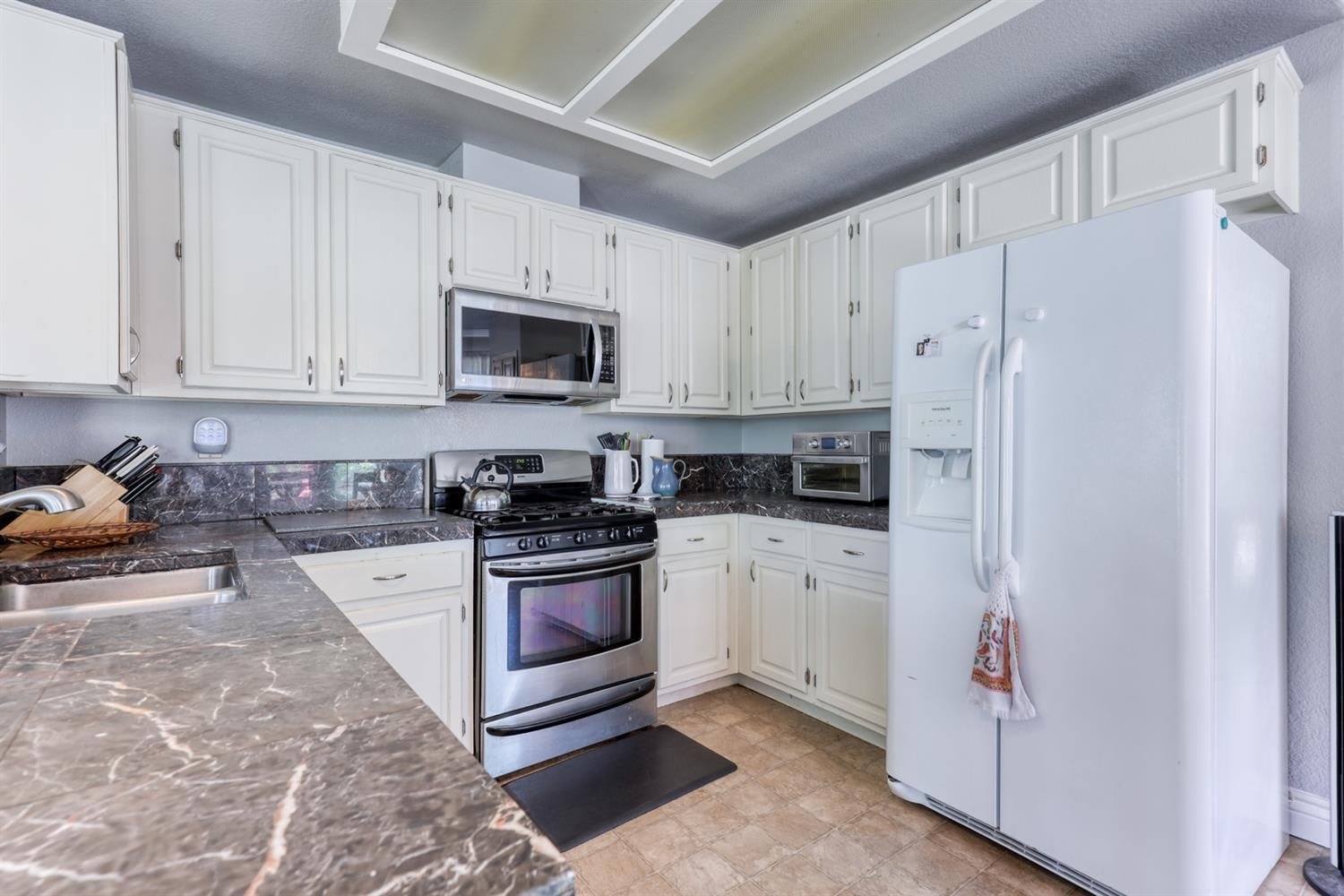 8572 Twin Trails Dr