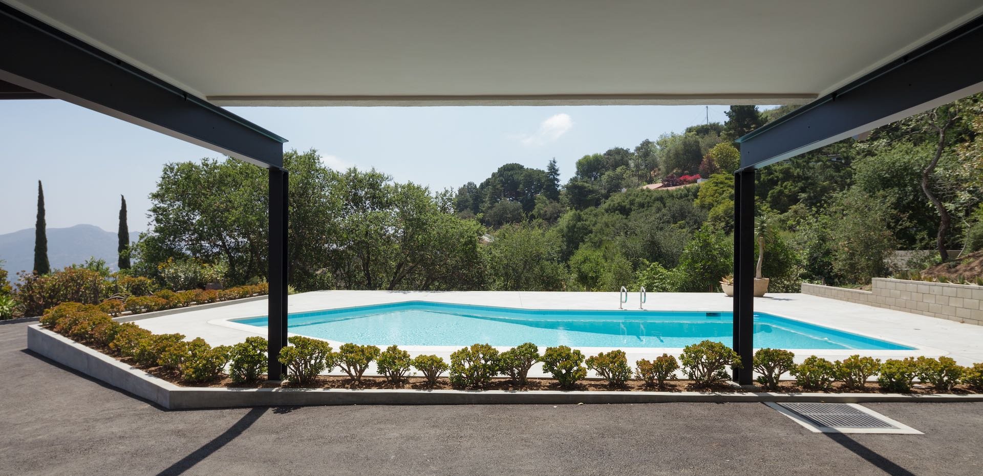 7820 Mulholland Dr