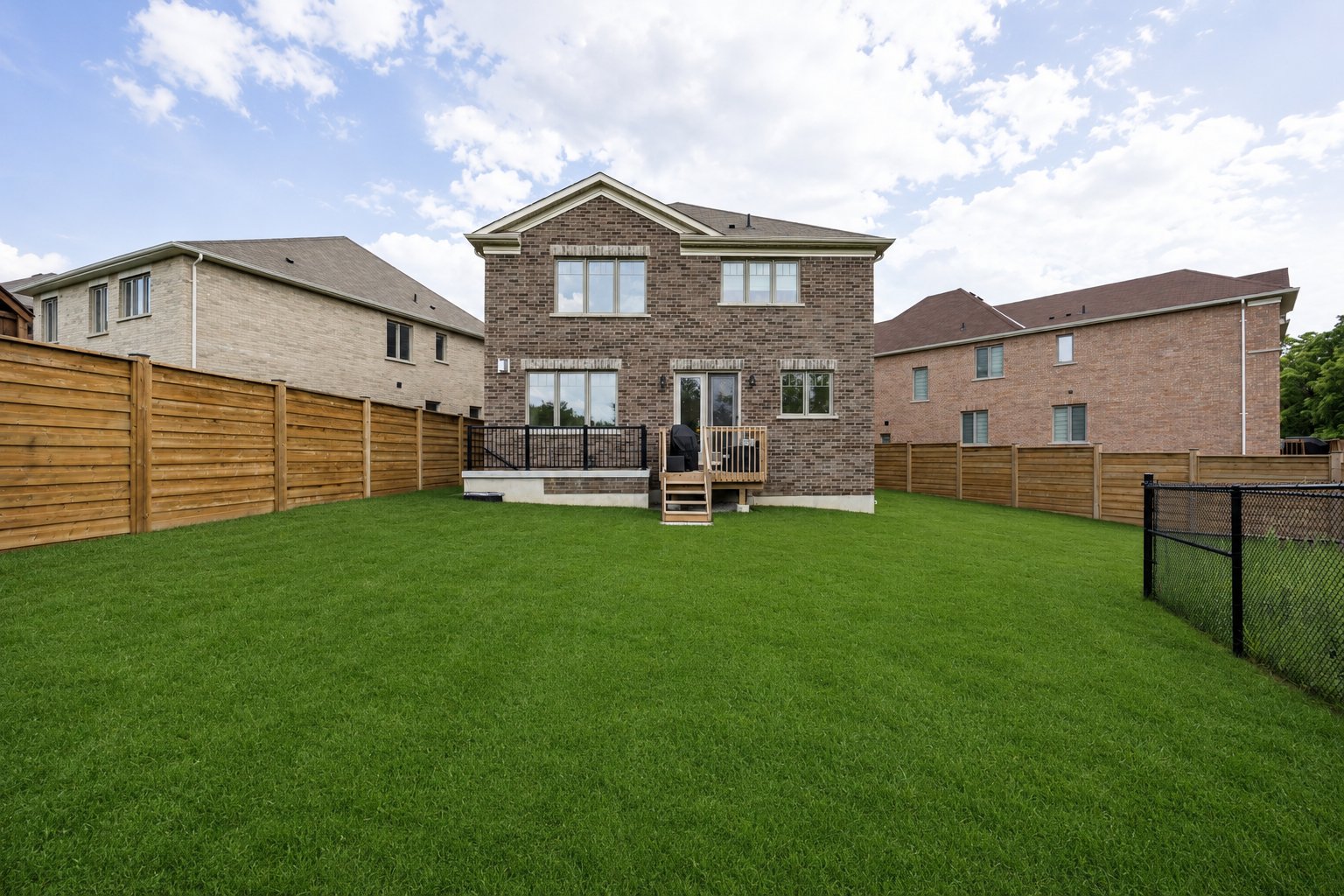 211 Busato Drive, Stouffville