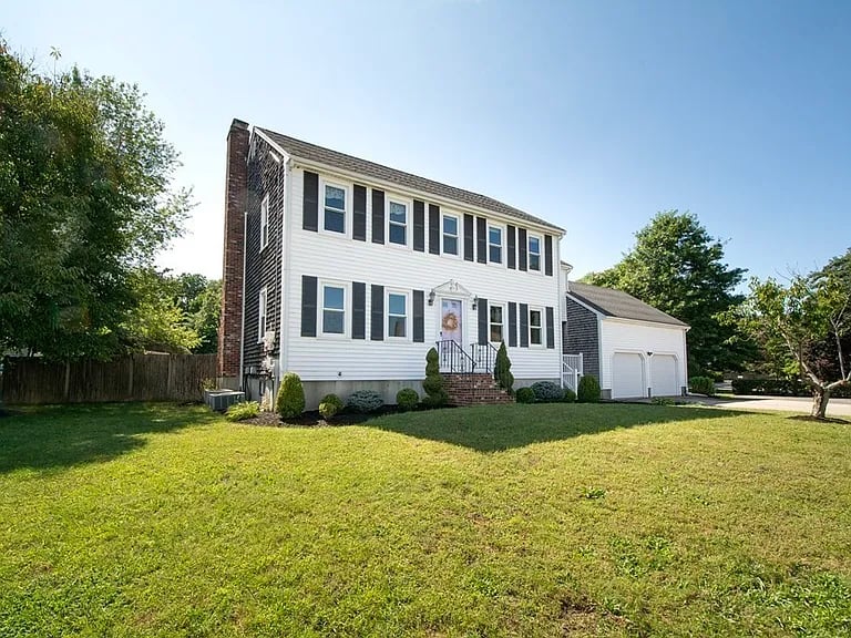 5 Icehouse Woods Ln