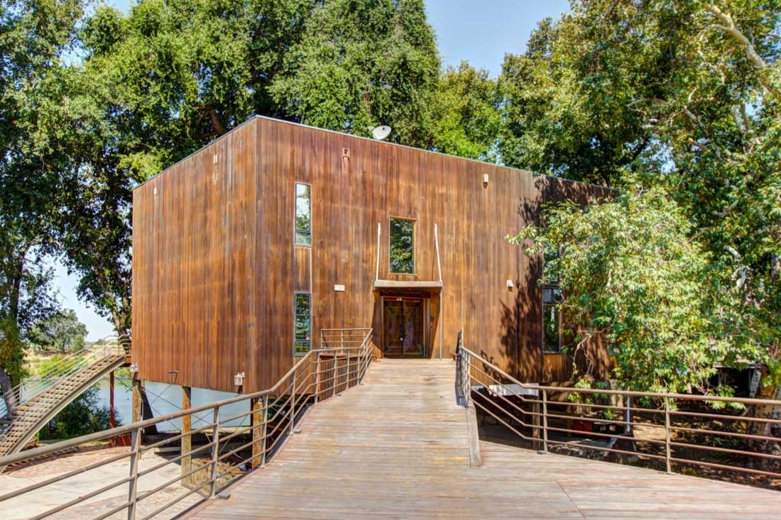 River Front Luxury Modern Home at 6333 Garden Highway!