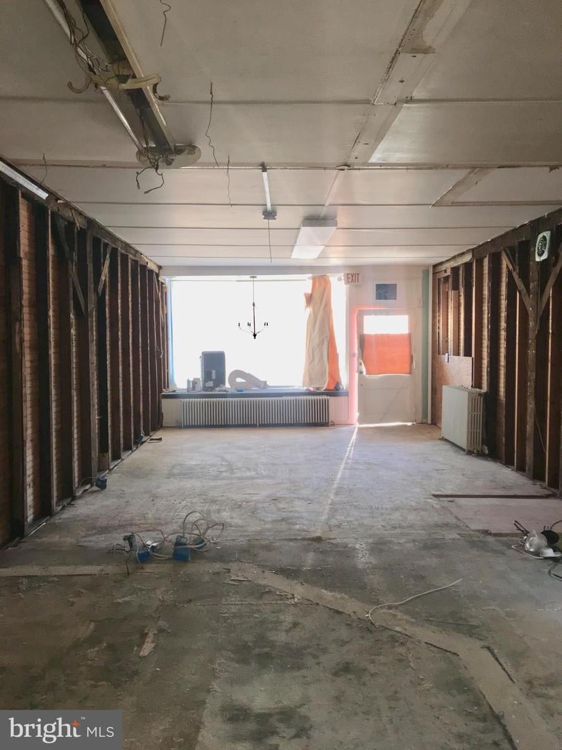 23 W Commerce St