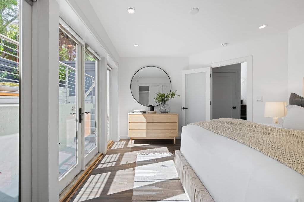 228 Ellsworth