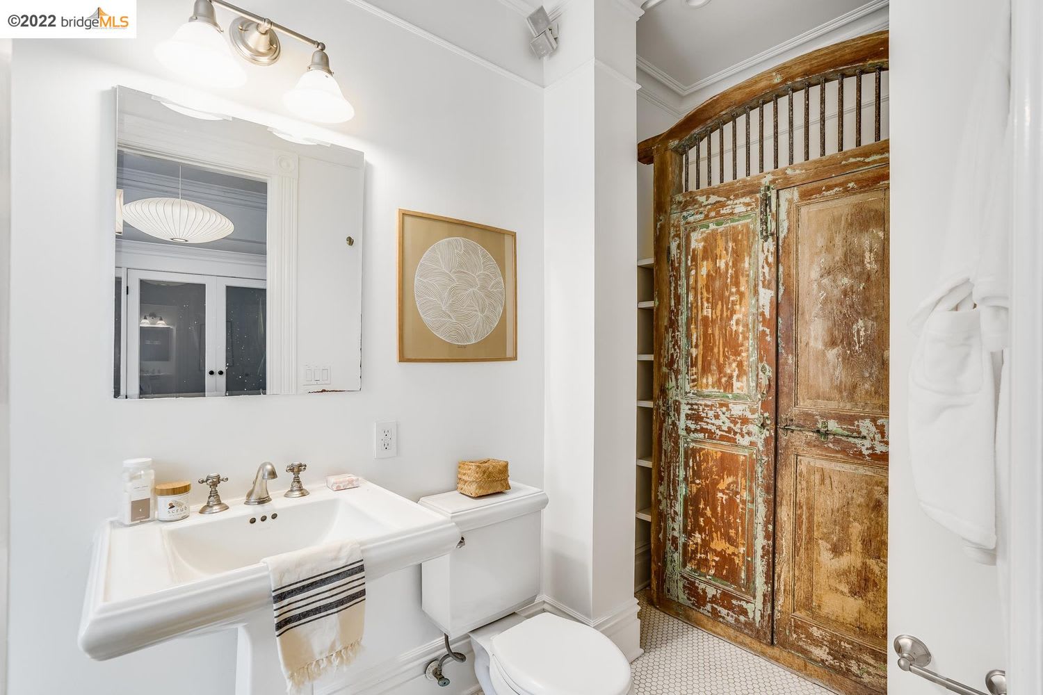 1170 S Van Vess Ave Unit: 2
