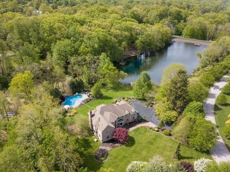 2 Deer Hill Rd