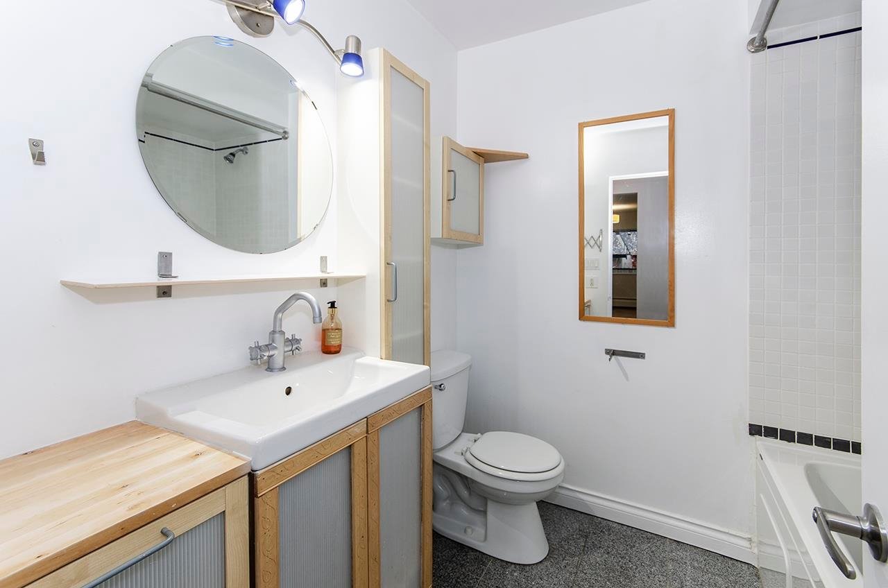 61-928 Premier St