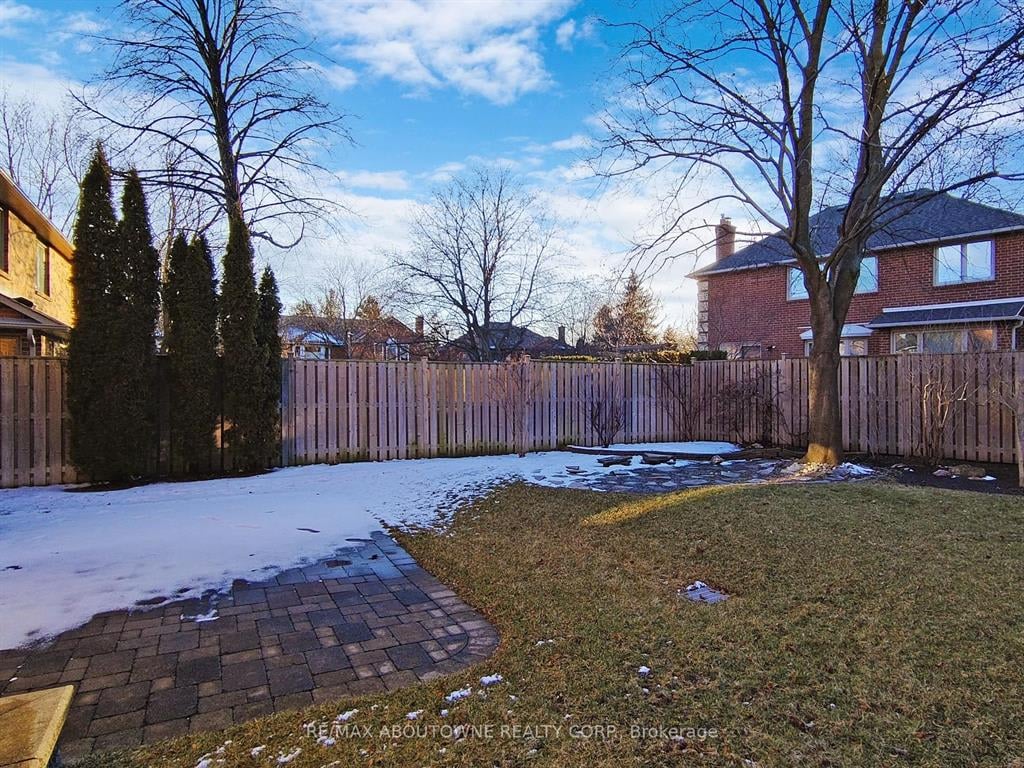 330 Claremont Crescent Oakville