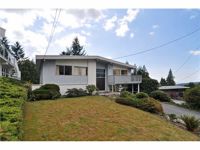 587 Palisade Dr