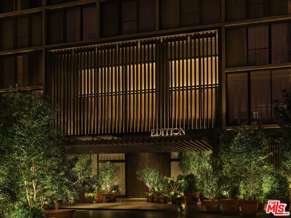 9040 W Sunset Blvd, #1103