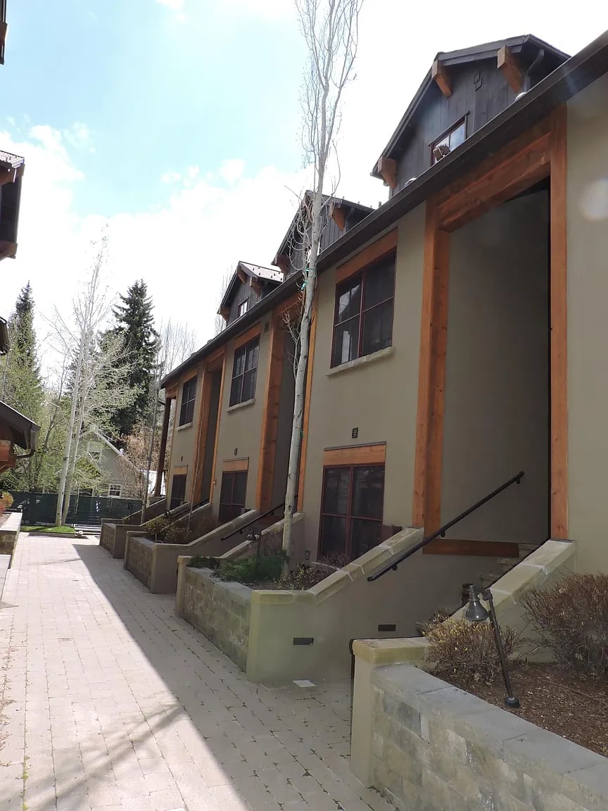 101 Emerald St #1D
