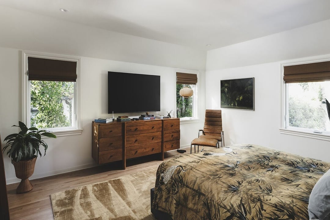 Nova Pavilion, El Cerrito Pl, 90068