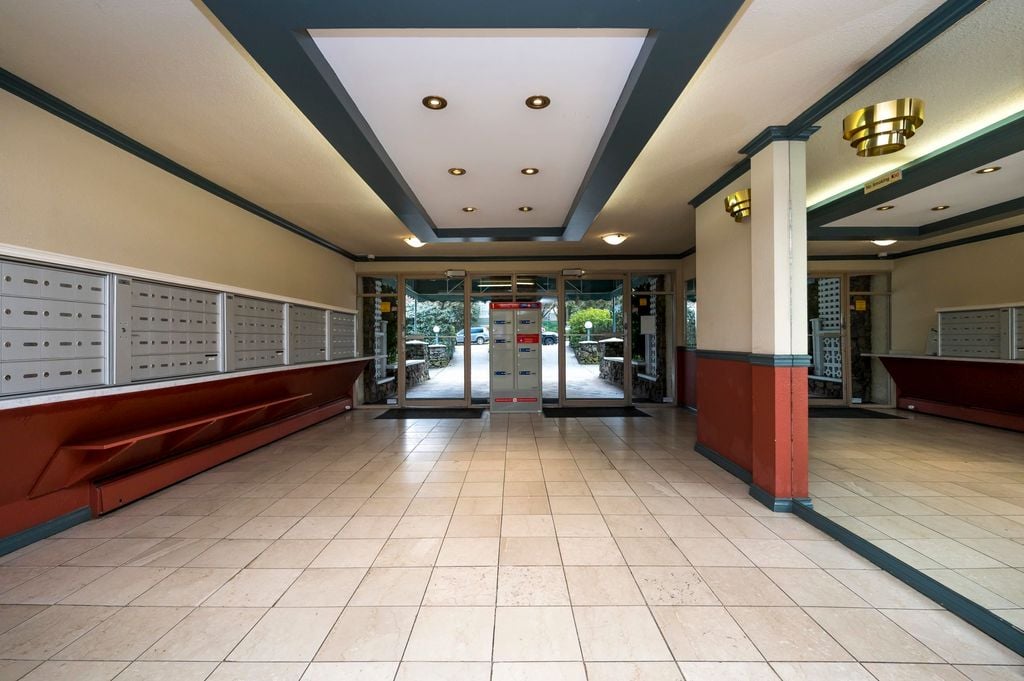 711 E 6th Ave, #202