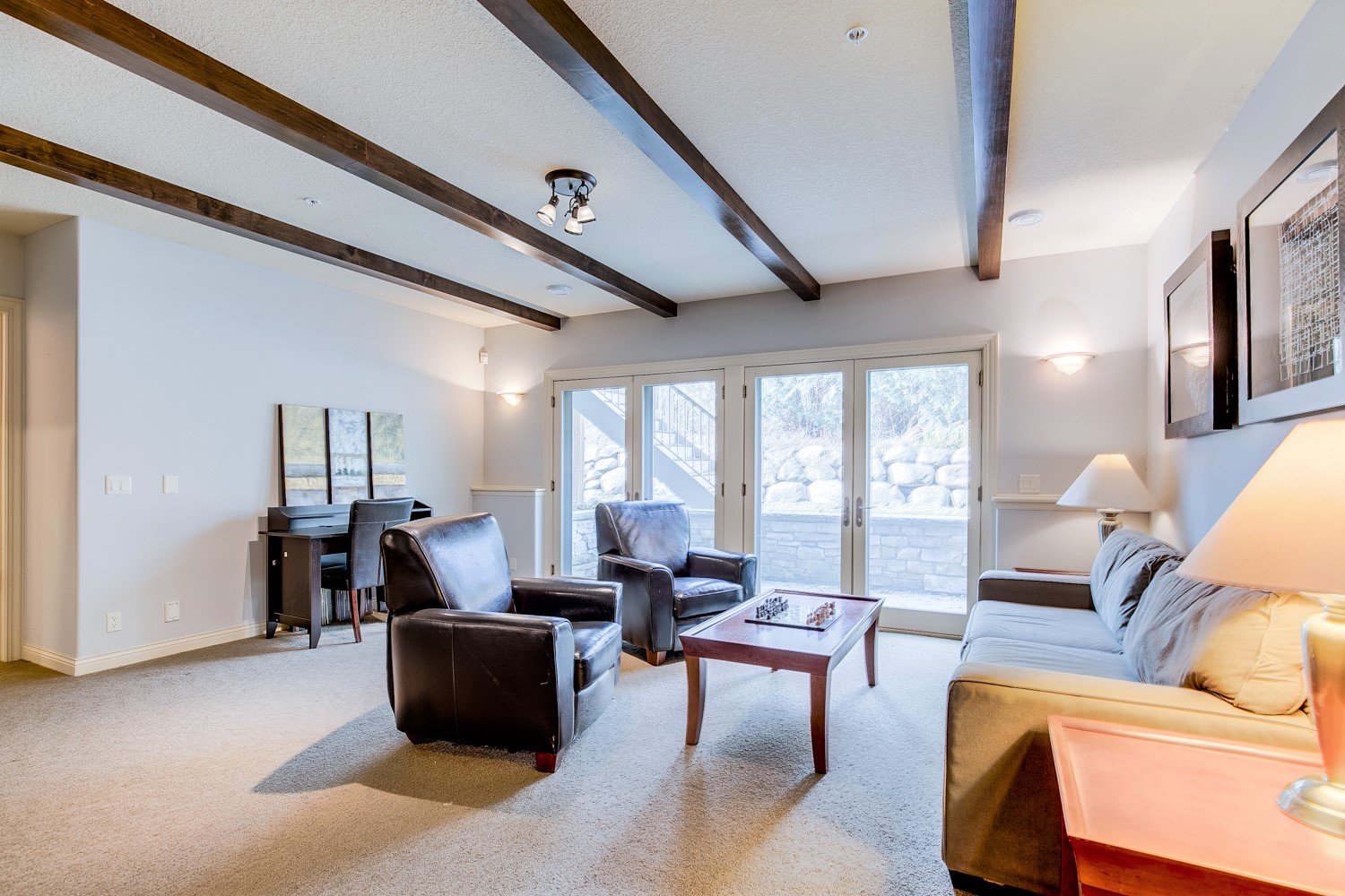 Luxurious Walkout End-Unit in Private Setting