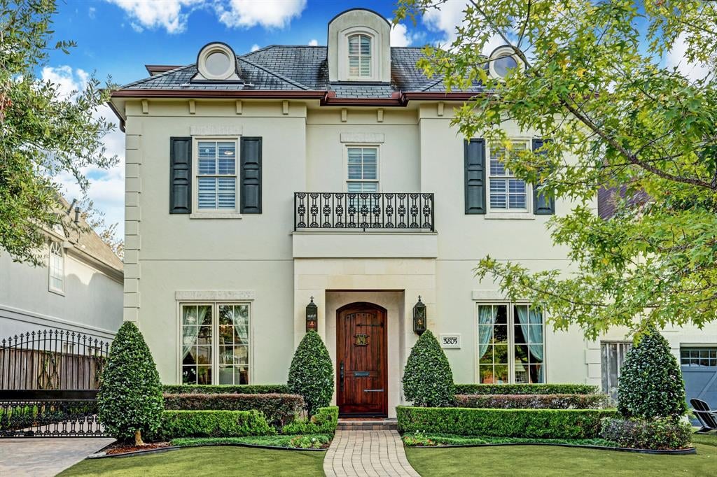 3805 Swarthmore