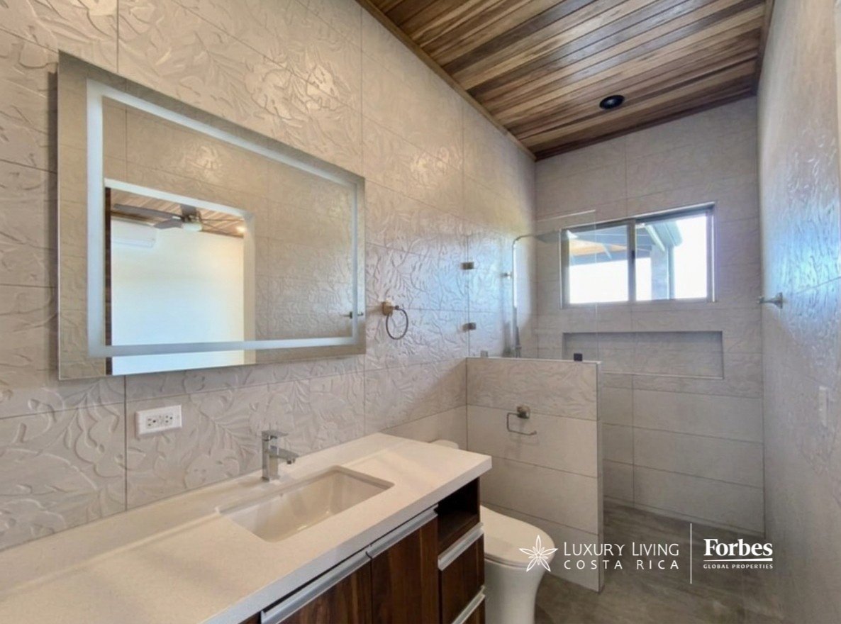 21578 - Contemporary residence with pool and jacuzzi in a gated community, Atenas