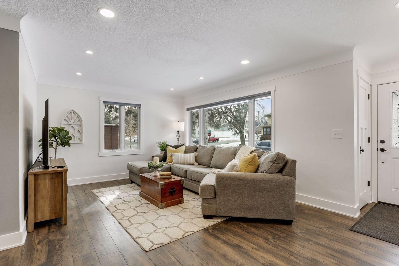 110 11th Ave N