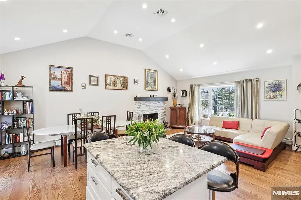 1 Diamond Court