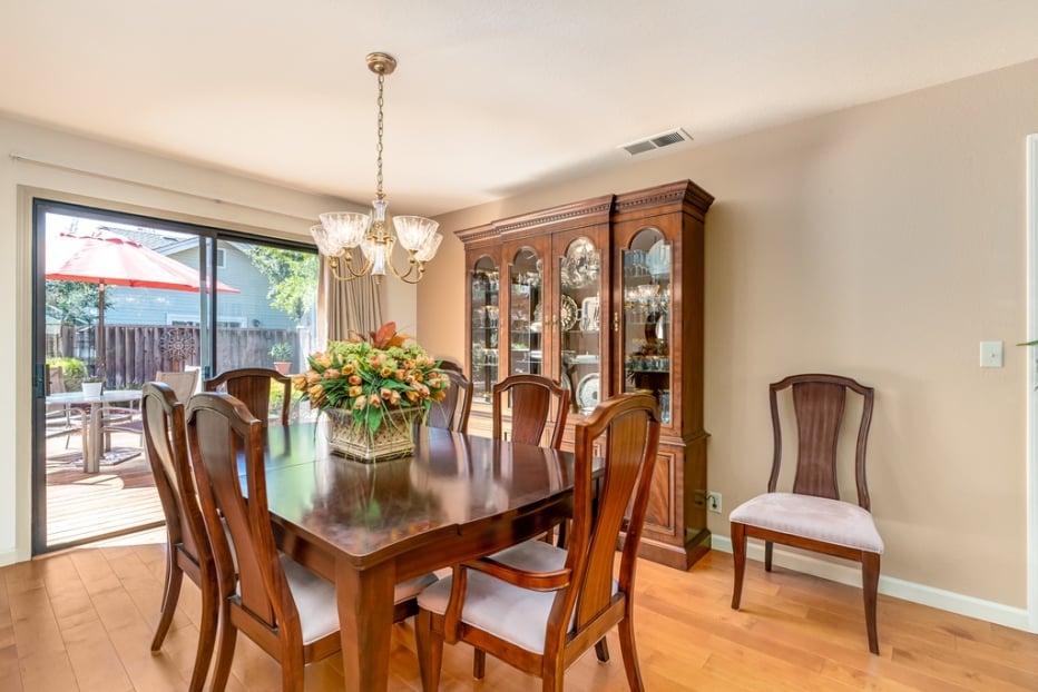 111 Sherwood Ln